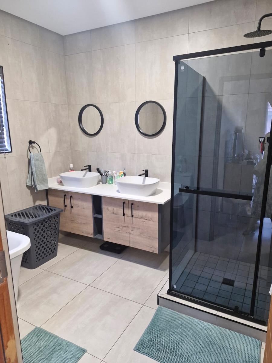 3 Bedroom Property for Sale in Somerton Estate Free State